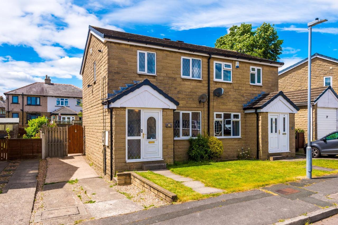 Family Friendly 3-Bed Home With Free Parking On Site Huddersfield Exterior foto